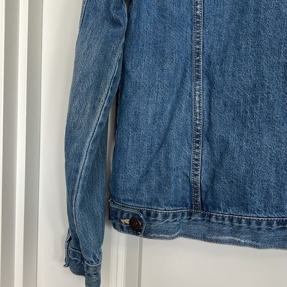 Forever 21 Women’s Blue Medium Wash Distressed Button Up Denim Jacket Size L‎ - Picture 13 of 13